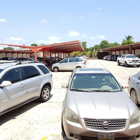 Hotel Madrid Minatitlán Eksteriør bilde