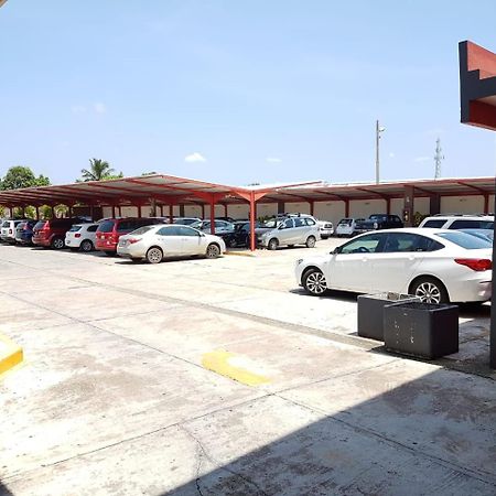 Hotel Madrid Minatitlán Eksteriør bilde
