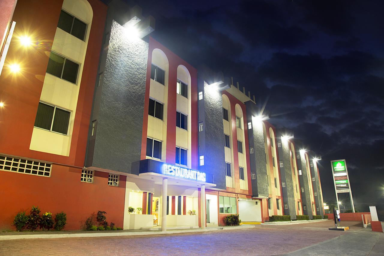 Hotel Madrid Minatitlán Eksteriør bilde